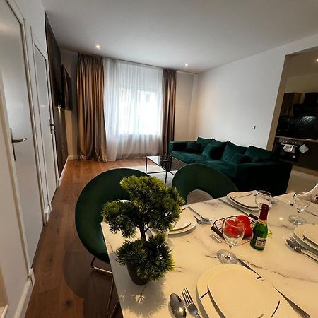 105 Quadratmeter Apartment, Parkplatz, Kinderfreundlich, 6 Personen, Wifi, Vollausgestattete Kueche, Crimmitschau Екстер'єр фото
