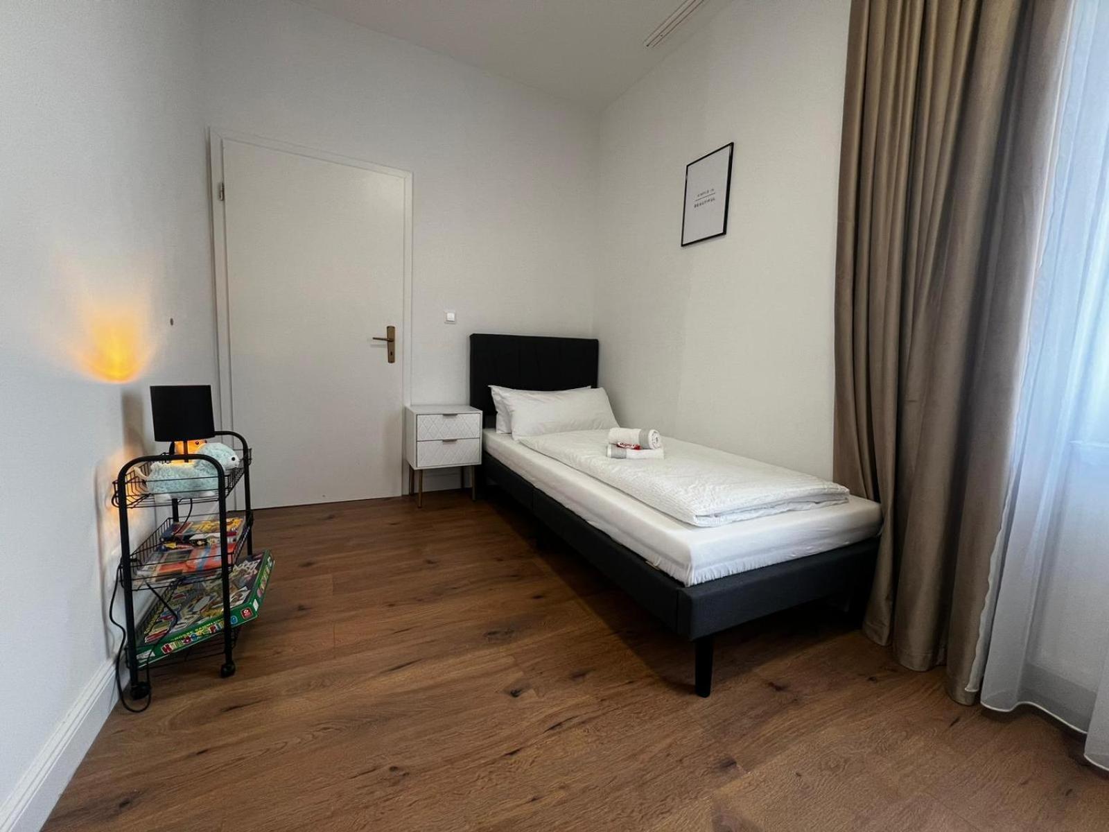 105 Quadratmeter Apartment, Parkplatz, Kinderfreundlich, 6 Personen, Wifi, Vollausgestattete Kueche, Crimmitschau Екстер'єр фото