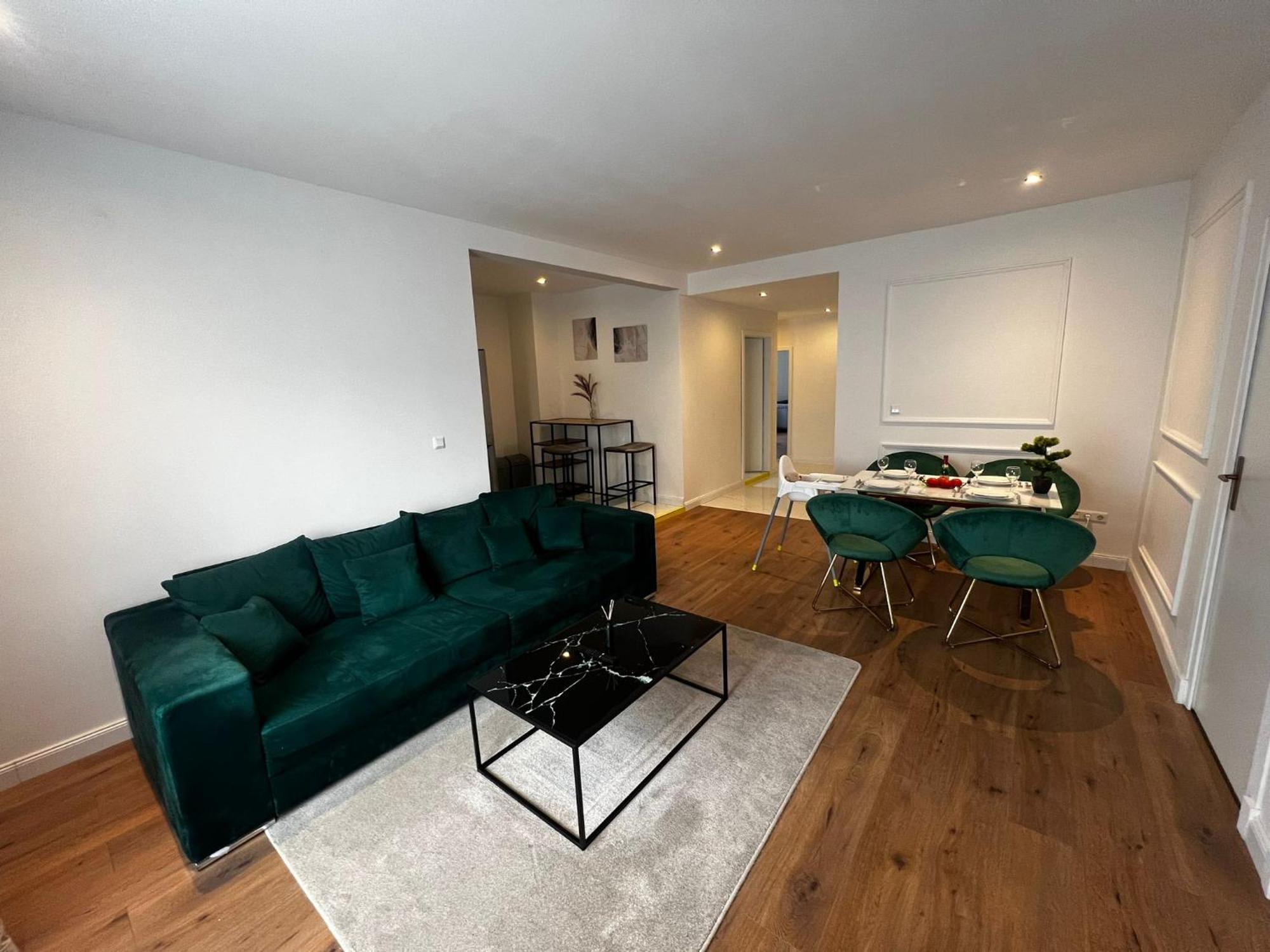105 Quadratmeter Apartment, Parkplatz, Kinderfreundlich, 6 Personen, Wifi, Vollausgestattete Kueche, Crimmitschau Екстер'єр фото