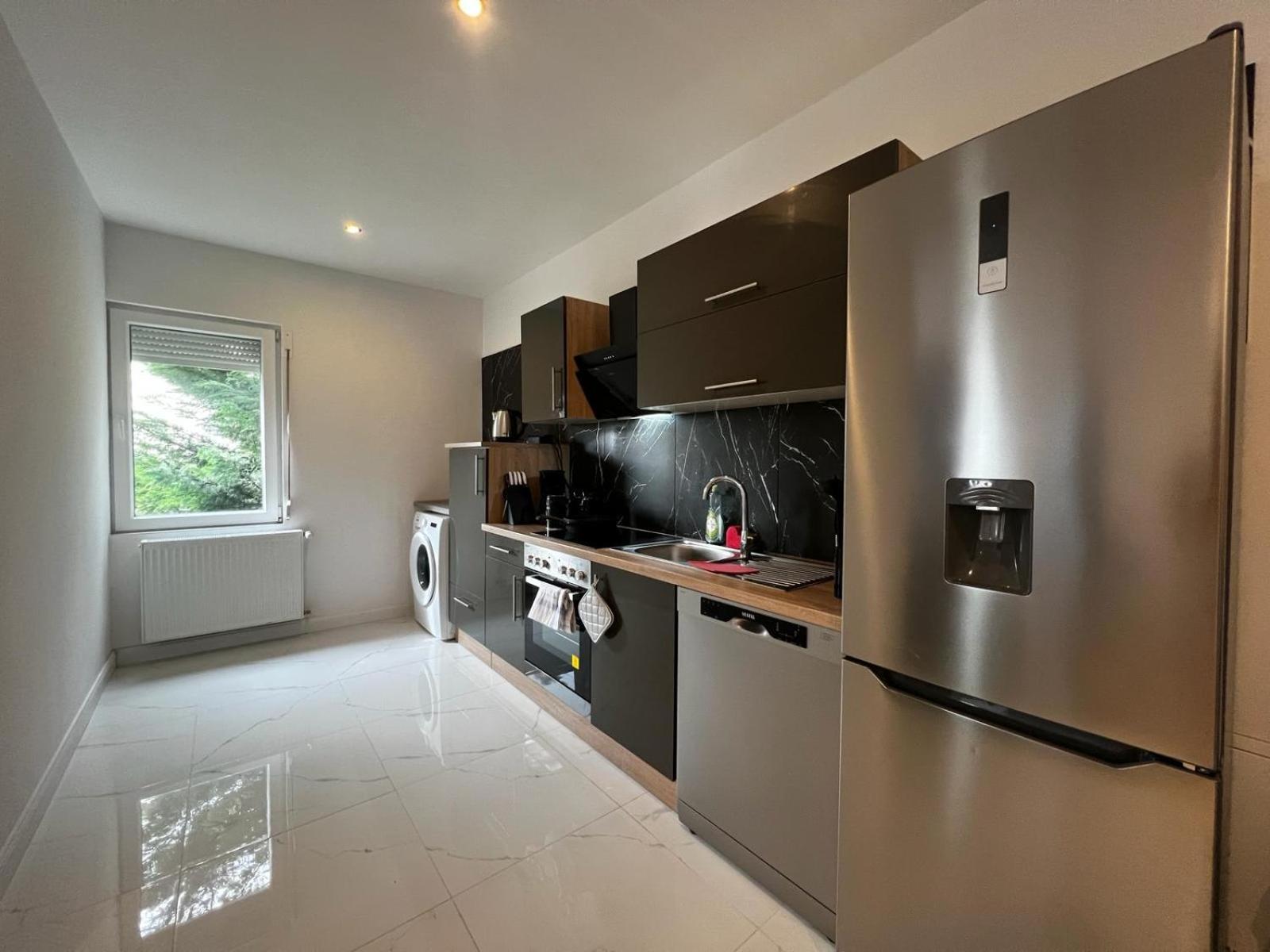 105 Quadratmeter Apartment, Parkplatz, Kinderfreundlich, 6 Personen, Wifi, Vollausgestattete Kueche, Crimmitschau Екстер'єр фото
