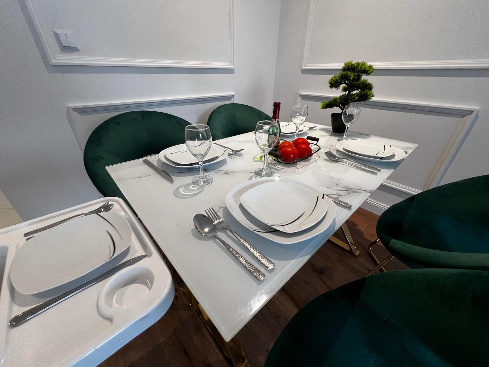 105 Quadratmeter Apartment, Parkplatz, Kinderfreundlich, 6 Personen, Wifi, Vollausgestattete Kueche, Crimmitschau Екстер'єр фото